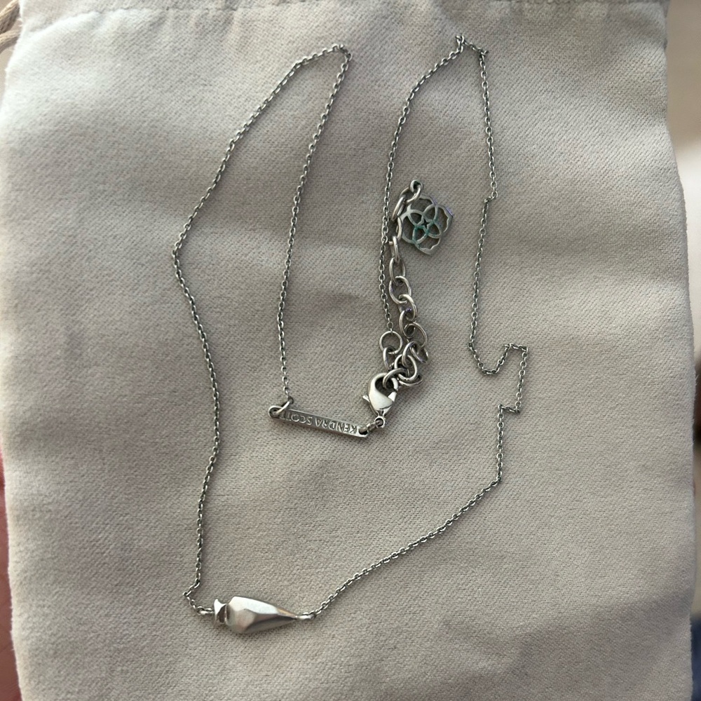 Kendra Scott necklace